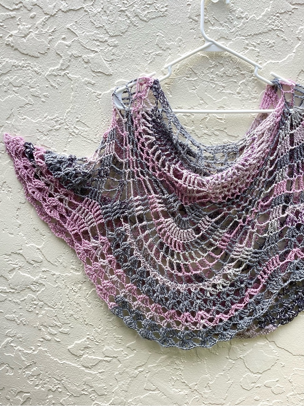 Poncho Hand Crafted Pink Gray Gradient Crochet - Picture 6 of 13